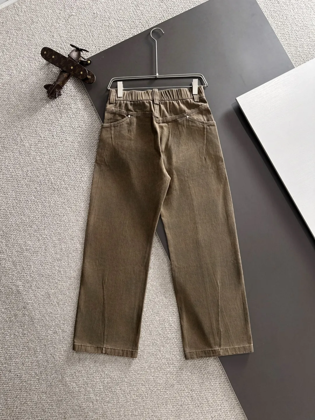 Next day shipping P360 Big Goose 2025 new autumn elastic band casual pants, thick counter-customized fabrics, high breathability and comfort, impeccable details, brand element design concept, reflecting high quality. It feels delicate and soft! It presents a casual cut and the upper body shape is great! Size: M-4XL